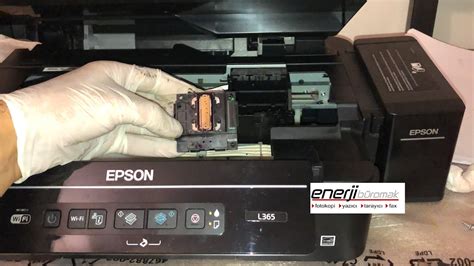 Cleaning the Print Head Using the Product Buttons. . How to clean print head epson ecotank